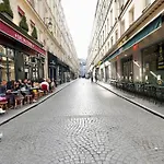 11 Chic Sunny Flat At Montorgeuil